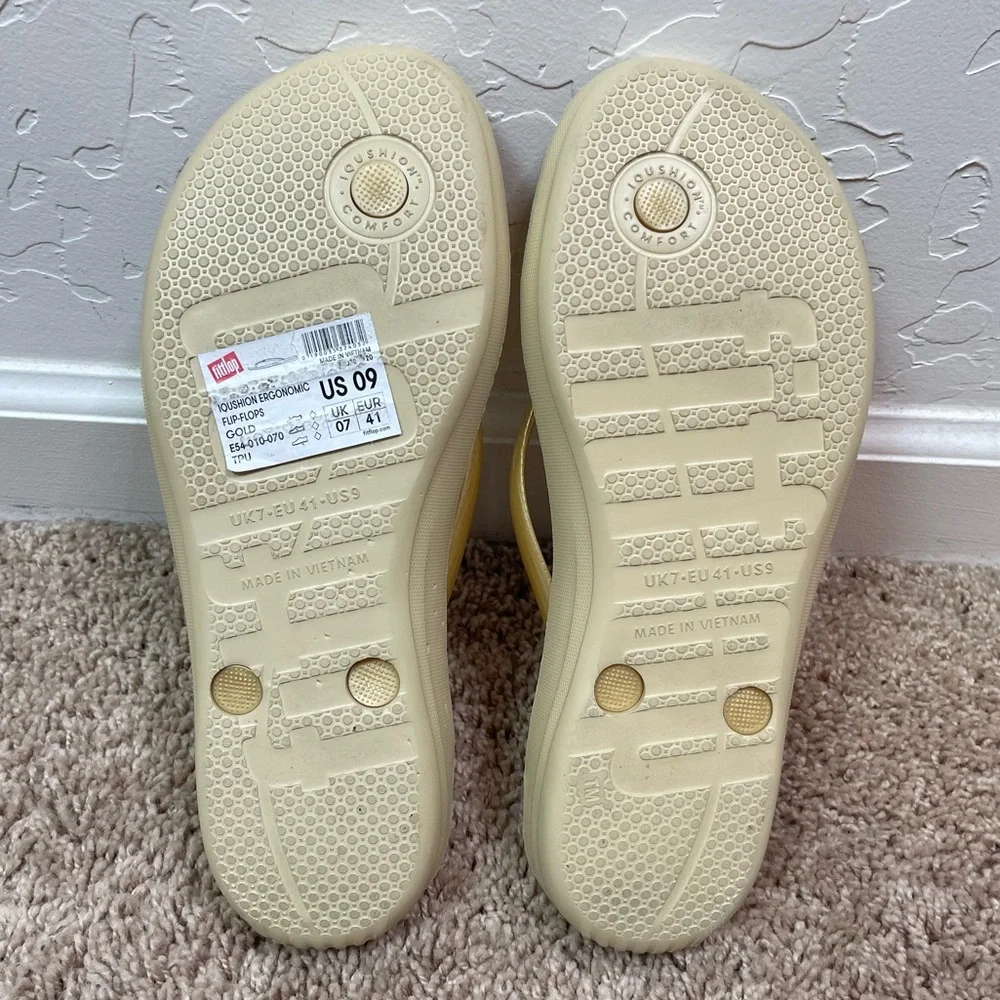 FitFlop iQushion Ergonomic Women’s Lightweight Gold Flip-Flops Sandals Size 9 - Picture 5 of 12